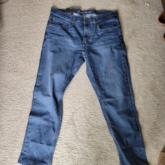 Eddie Bauer Men's Denim Jeans Stretch Classic Straight 38X30 NWT - Picture 1 of 6